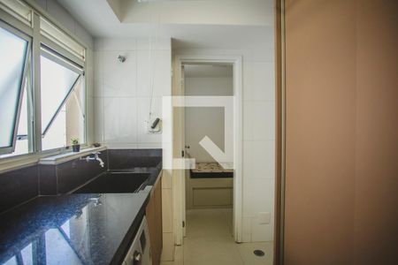Apartamento à venda com 132m², 3 quartos e 3 vagas Apartamento à venda com 132m², 3 quartos e 3 vagasÁrea de Serviço