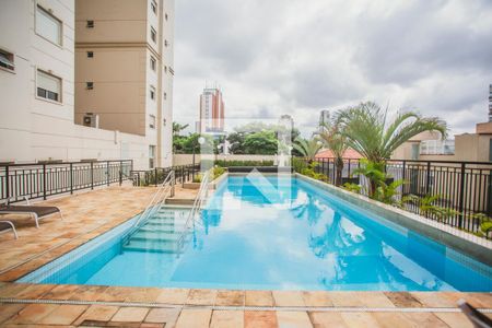 Apartamento à venda com 132m², 3 quartos e 3 vagas Apartamento à venda com 132m², 3 quartos e 3 vagasÁrea comum - Piscina