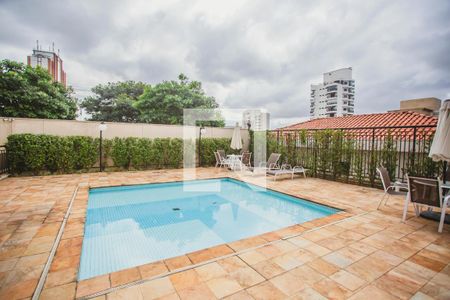 Apartamento à venda com 132m², 3 quartos e 3 vagas Apartamento à venda com 132m², 3 quartos e 3 vagasÁrea comum - Piscina