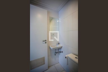 Apartamento à venda com 132m², 3 quartos e 3 vagas Apartamento à venda com 132m², 3 quartos e 3 vagasBanheiro de Serviço