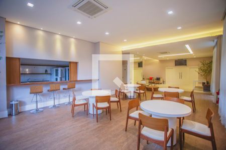 Apartamento à venda com 132m², 3 quartos e 3 vagas Apartamento à venda com 132m², 3 quartos e 3 vagasÁrea comum - Salão de festas