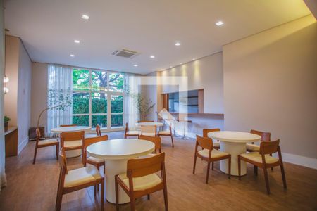 Apartamento à venda com 132m², 3 quartos e 3 vagas Apartamento à venda com 132m², 3 quartos e 3 vagasÁrea comum - Salão de festas