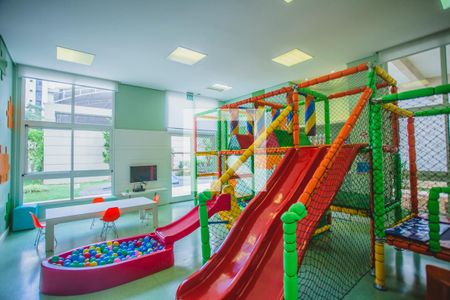 Apartamento à venda com 132m², 3 quartos e 3 vagas Apartamento à venda com 132m², 3 quartos e 3 vagasÁrea comum - Brinquedoteca