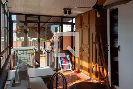 Apartamento à venda com 140m², 2 quartos e 2 vagasTerraço - Área fechada