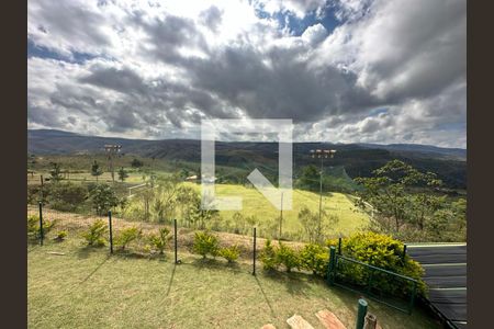 Casa de condomínio à venda com 132m², 3 quartos e 3 vagasVista