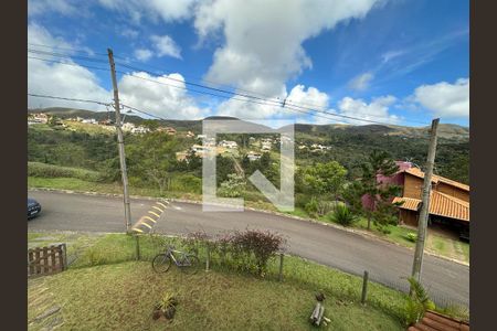 Casa de condomínio à venda com 132m², 3 quartos e 3 vagasVista