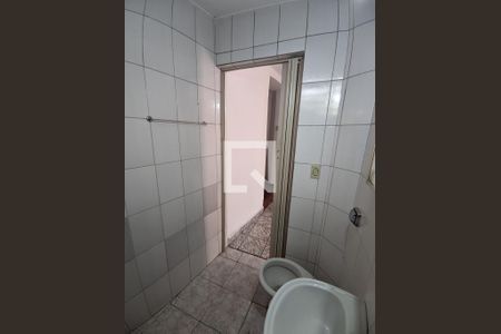 Banheiro de casa para alugar com 1 quarto, 40m² em Vila Albertina, São Paulo