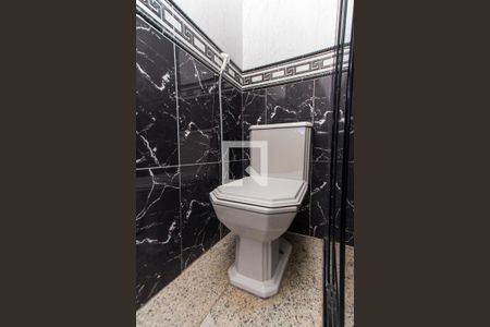 Casa para alugar com 55m², 2 quartos e 1 vaga Casa para alugar com 55m², 2 quartos e 1 vagaBanheiro