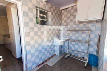 Casa para alugar com 55m², 2 quartos e 1 vaga Casa para alugar com 55m², 2 quartos e 1 vagaÁrea de Serviço