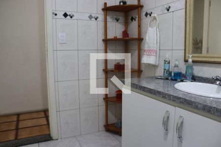 Casa à venda com 300m², 4 quartos e 2 vagasLavabo