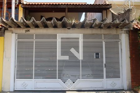 Casa à venda com 300m², 4 quartos e 2 vagasFachada