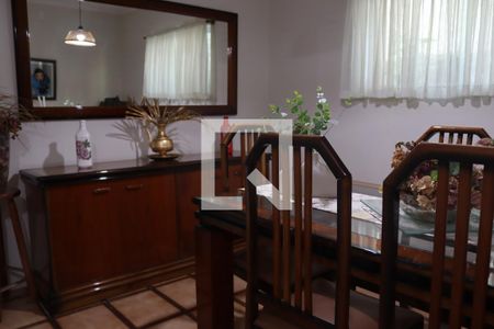 Casa à venda com 300m², 4 quartos e 2 vagasCopa