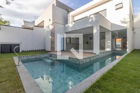 Casa de condomínio à venda com 467m², 4 quartos e 3 vagasÁrea externa (Piscina)