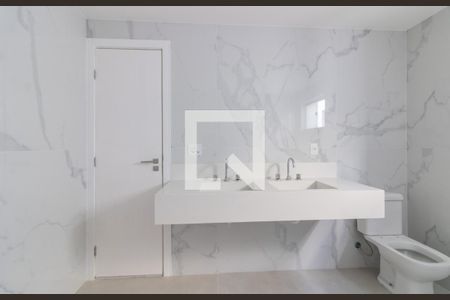 Casa de condomínio à venda com 467m², 4 quartos e 3 vagasSuíte 1 - Banheiro