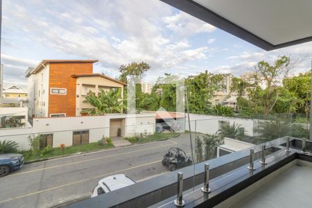 Casa de condomínio à venda com 467m², 4 quartos e 3 vagasSuíte 1 - Varanda
