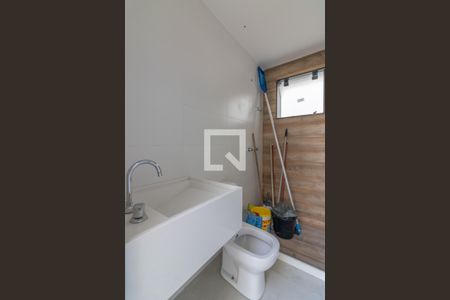 Casa de condomínio à venda com 467m², 4 quartos e 3 vagasBanheiro externo