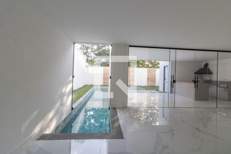 Sala de casa de condomínio à venda com 4 quartos, 467m² em Vargem Grande, Rio de Janeiro
