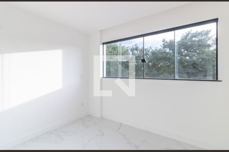 Casa de condomínio à venda com 467m², 4 quartos e 3 vagasSuíte 2