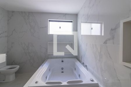 Casa de condomínio à venda com 467m², 4 quartos e 3 vagasSuíte 1 - Banheiro