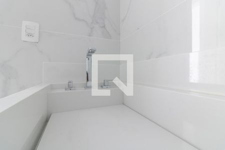 Casa de condomínio à venda com 467m², 4 quartos e 3 vagasBanheiro Social (Primeiro andar)