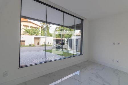 Sala de TV de casa de condomínio à venda com 4 quartos, 467m² em Vargem Grande, Rio de Janeiro