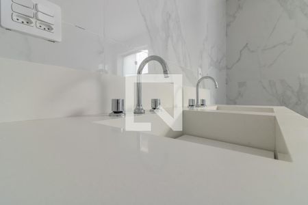 Casa de condomínio à venda com 467m², 4 quartos e 3 vagasSuíte 1 - Banheiro