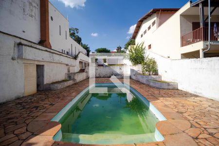 Casa à venda com 330m², 4 quartos e 4 vagas Casa à venda com 330m², 4 quartos e 4 vagasPiscina