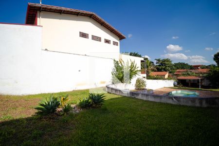 Casa à venda com 330m², 4 quartos e 4 vagas Casa à venda com 330m², 4 quartos e 4 vagasQuintal