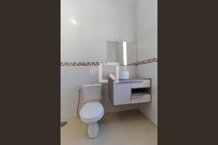 Casa à venda com 330m², 4 quartos e 4 vagas Casa à venda com 330m², 4 quartos e 4 vagasBanheiro da Suíte 02