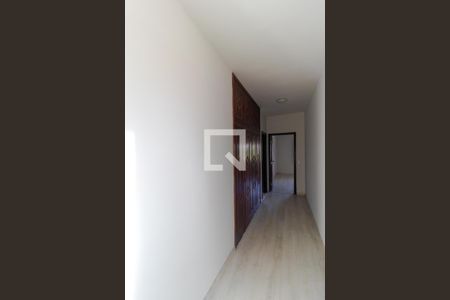 Casa à venda com 330m², 4 quartos e 4 vagas Casa à venda com 330m², 4 quartos e 4 vagasCorredor