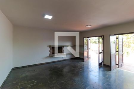 Casa à venda com 330m², 4 quartos e 4 vagas Casa à venda com 330m², 4 quartos e 4 vagasSala de Estar