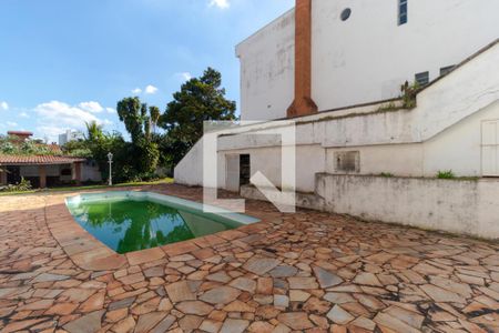 Casa à venda com 330m², 4 quartos e 4 vagas Casa à venda com 330m², 4 quartos e 4 vagasPiscina
