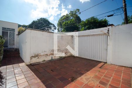 Casa à venda com 330m², 4 quartos e 4 vagas Casa à venda com 330m², 4 quartos e 4 vagasGaragem