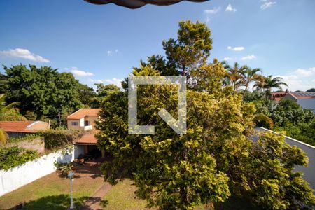Casa à venda com 330m², 4 quartos e 4 vagas Casa à venda com 330m², 4 quartos e 4 vagasVista da Suíte 02