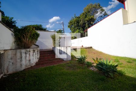 Casa à venda com 330m², 4 quartos e 4 vagas Casa à venda com 330m², 4 quartos e 4 vagasQuintal