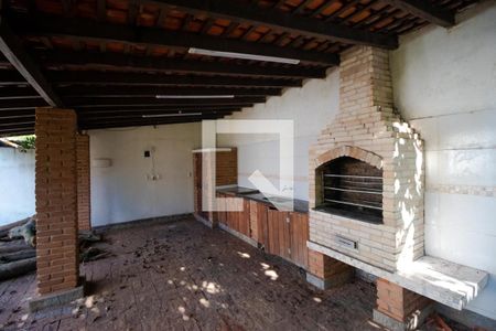 Casa à venda com 330m², 4 quartos e 4 vagas Casa à venda com 330m², 4 quartos e 4 vagasChurrasqueira