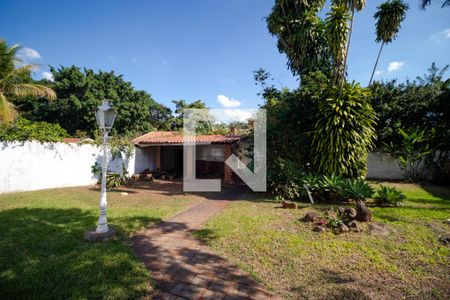 Casa à venda com 330m², 4 quartos e 4 vagas Casa à venda com 330m², 4 quartos e 4 vagasChurrasqueira