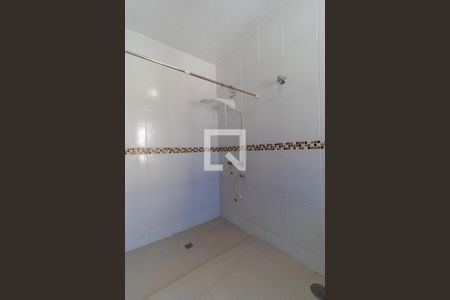 Casa à venda com 330m², 4 quartos e 4 vagas Casa à venda com 330m², 4 quartos e 4 vagasBanheiro da Suíte 02