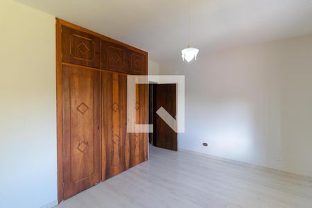 Casa à venda com 330m², 4 quartos e 4 vagas Casa à venda com 330m², 4 quartos e 4 vagasQuarto 02