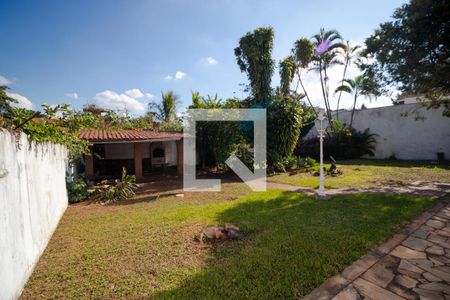 Casa à venda com 330m², 4 quartos e 4 vagas Casa à venda com 330m², 4 quartos e 4 vagasChurrasqueira