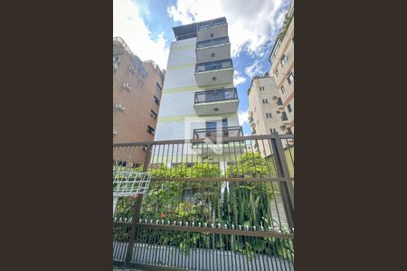 Apartamento para alugar com 102m², 3 quartos e 1 vaga Apartamento para alugar com 102m², 3 quartos e 1 vagaFachada