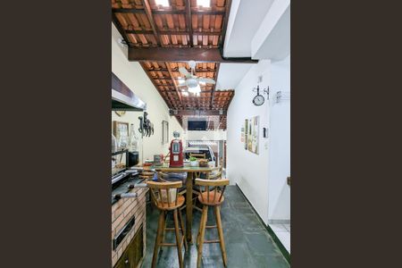 Casa à venda com 188m², 3 quartos e 3 vagasChurrasqueira