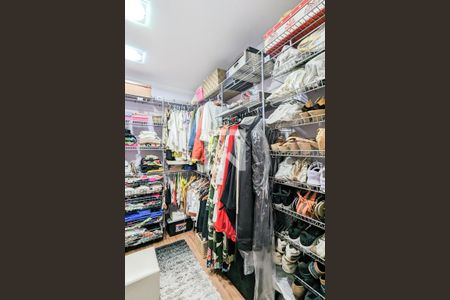 Casa à venda com 188m², 3 quartos e 3 vagasCloset da suíte