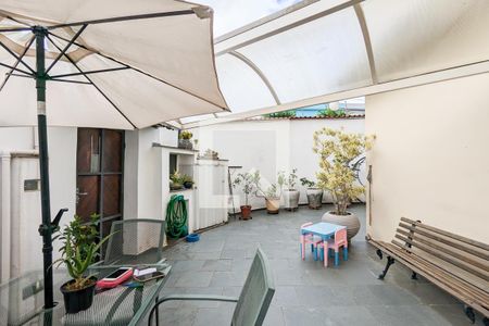 Casa à venda com 188m², 3 quartos e 3 vagasQuintal