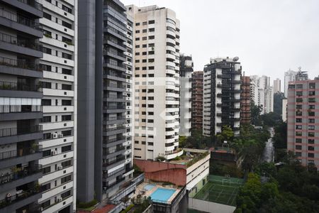 Apartamento à venda com 220m², 3 quartos e 5 vagasVista da suíte 2