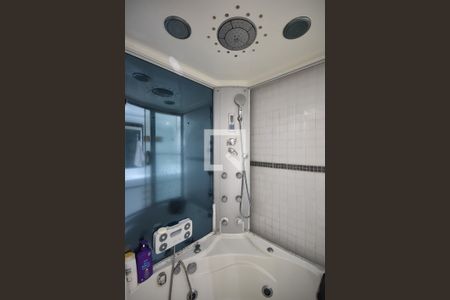 Apartamento à venda com 220m², 3 quartos e 5 vagasBanheiro suíte 3