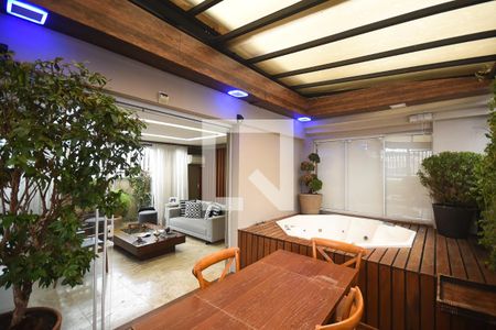 Apartamento à venda com 220m², 3 quartos e 5 vagasVaranda da cobertura