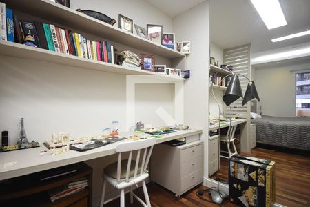 Apartamento à venda com 220m², 3 quartos e 5 vagasSuíte 3