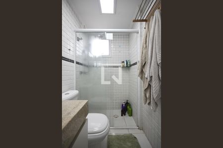 Apartamento à venda com 220m², 3 quartos e 5 vagasBanheiro suíte 1