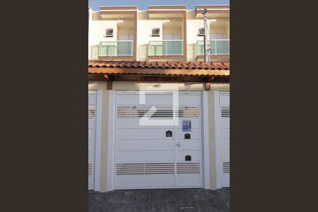 Casa à venda com 110m², 3 quartos e 2 vagasFachada